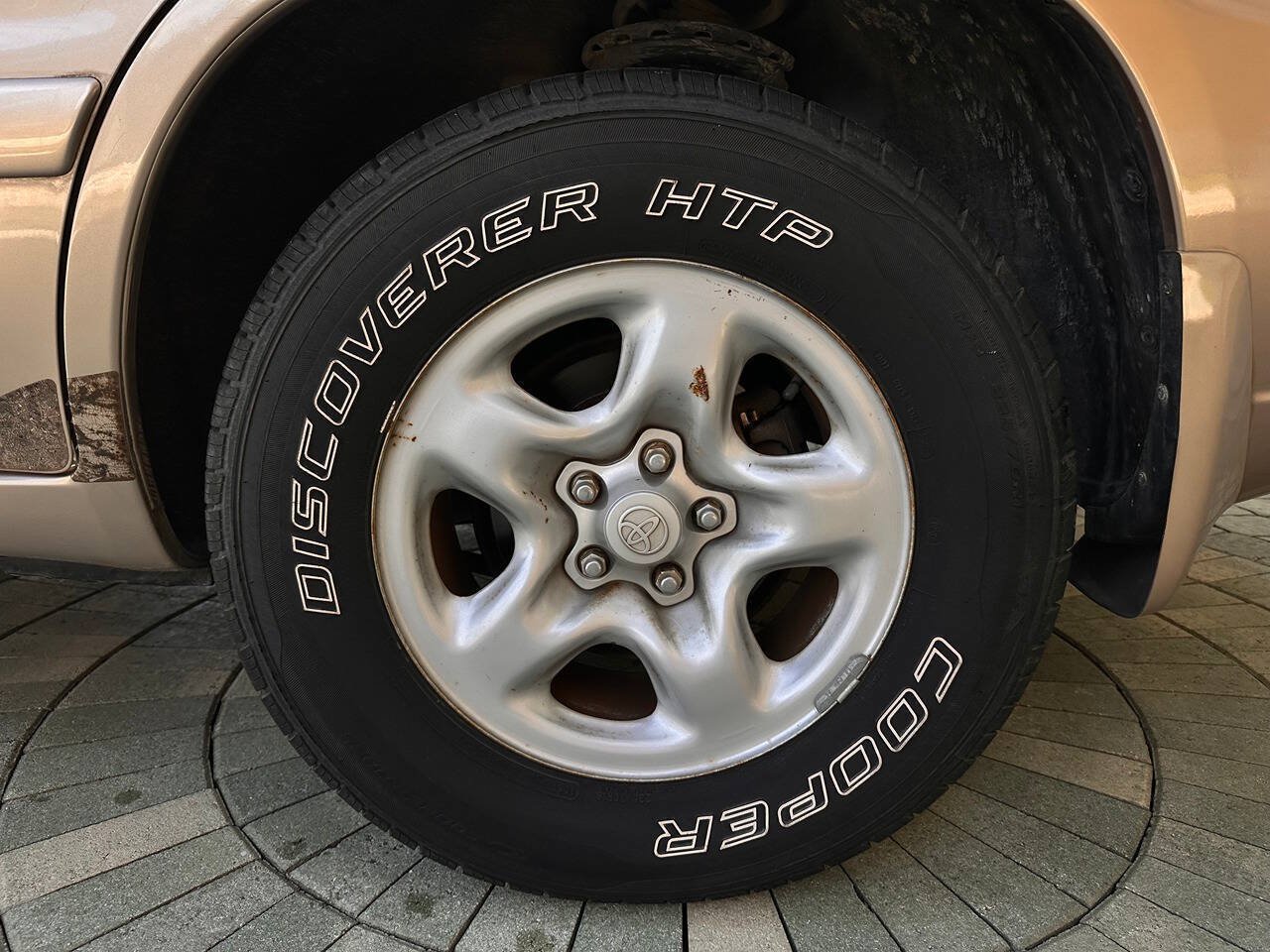 Used 2005 Toyota Highlander 2WD V6 w/ 3rd Row image 39