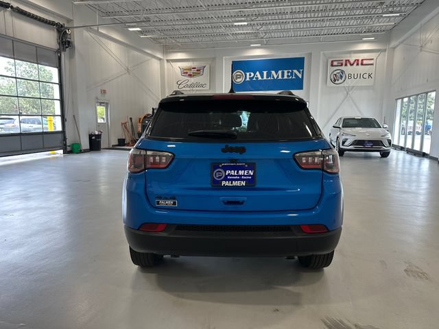 Used 2023 Jeep Compass Latitude w/ Sun and Sound Group AWD/4WD image 7