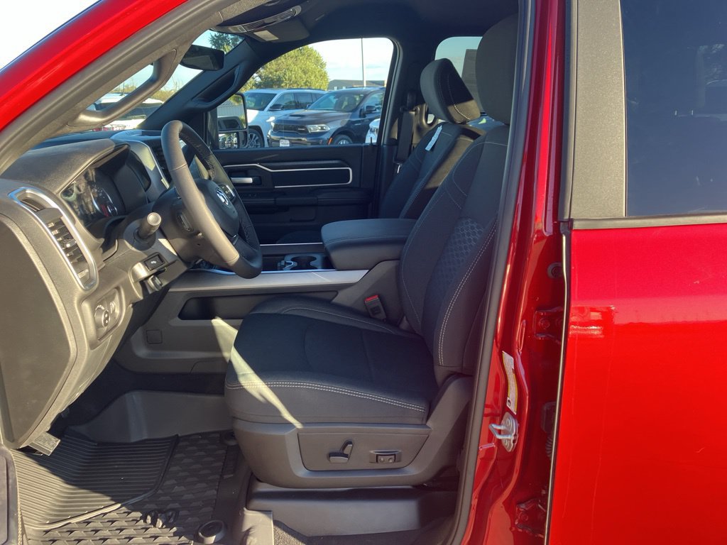 New 2026 RAM 2500 Big Horn AWD/4WD image 9