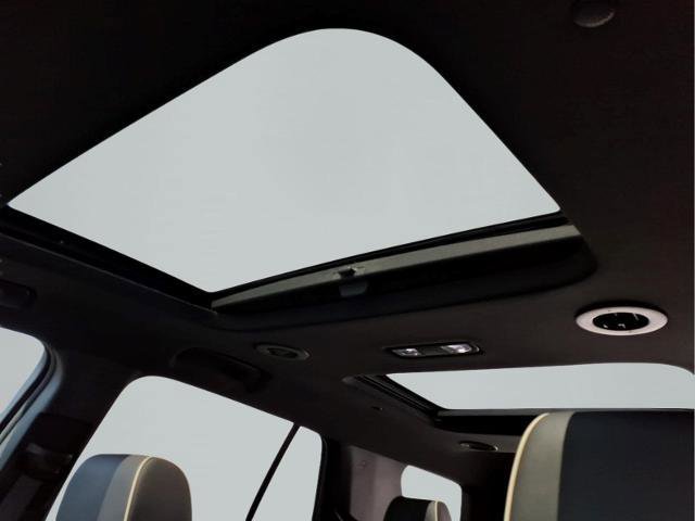 Used 2023 Chevrolet Traverse Premier image 22