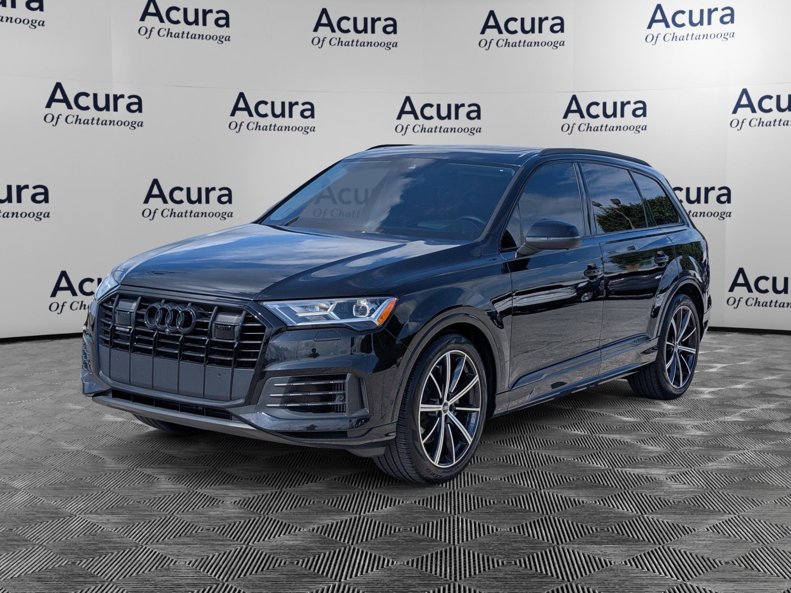 Used 2023 Audi Q7 3.0T Prestige w/ Prestige Package image 4