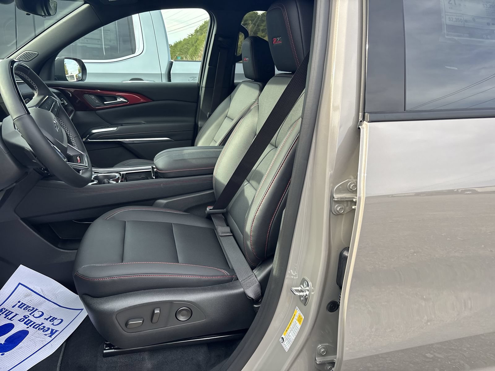 New 2026 Chevrolet Traverse Z71 w/ Enhanced Driving Package AWD/4WD image 14