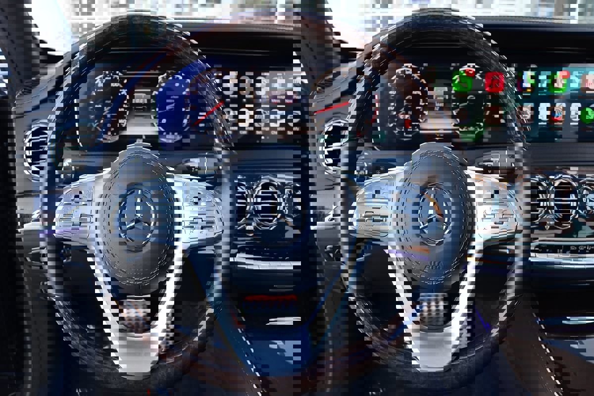 Used 2019 Mercedes-Benz S 560 Sedan w/ AMG Line Exterior image 49