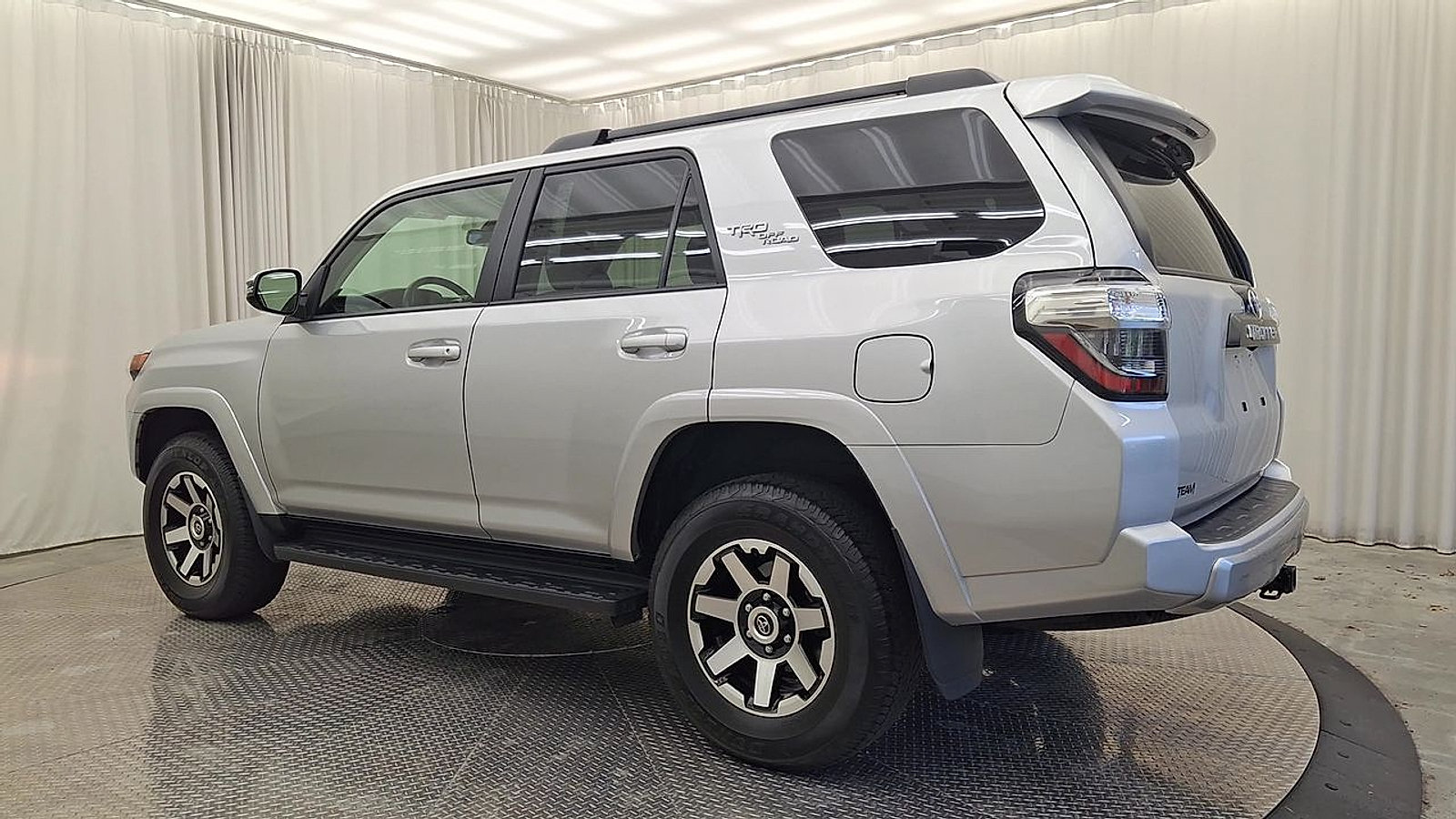 Certified 2024 Toyota 4Runner TRD Off-Road Premium AWD/4WD image 9