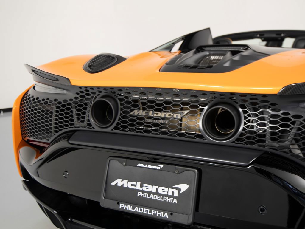 Used 2025 McLaren Artura Spider image 46
