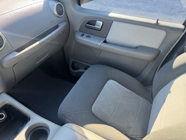 Used 2004 Ford Expedition XLT RWD image 16