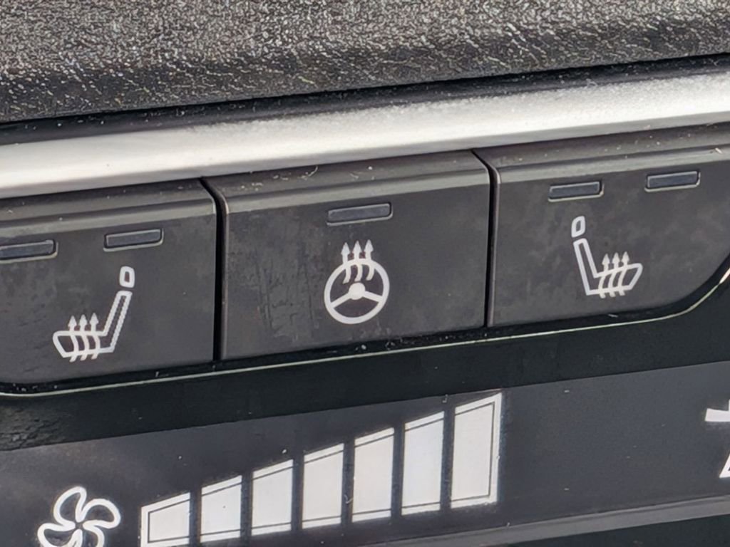 Used 2025 Nissan Altima 2.5 SL FWD image 19