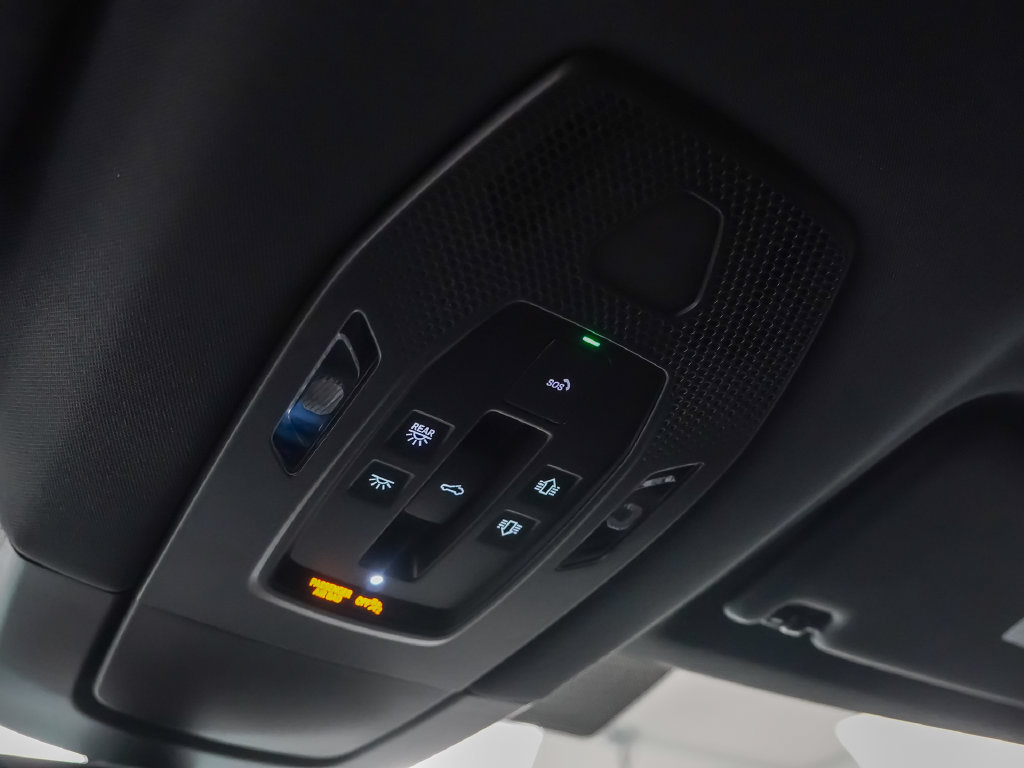 Certified 2026 Porsche Macan 4 Electric AWD/4WD image 27