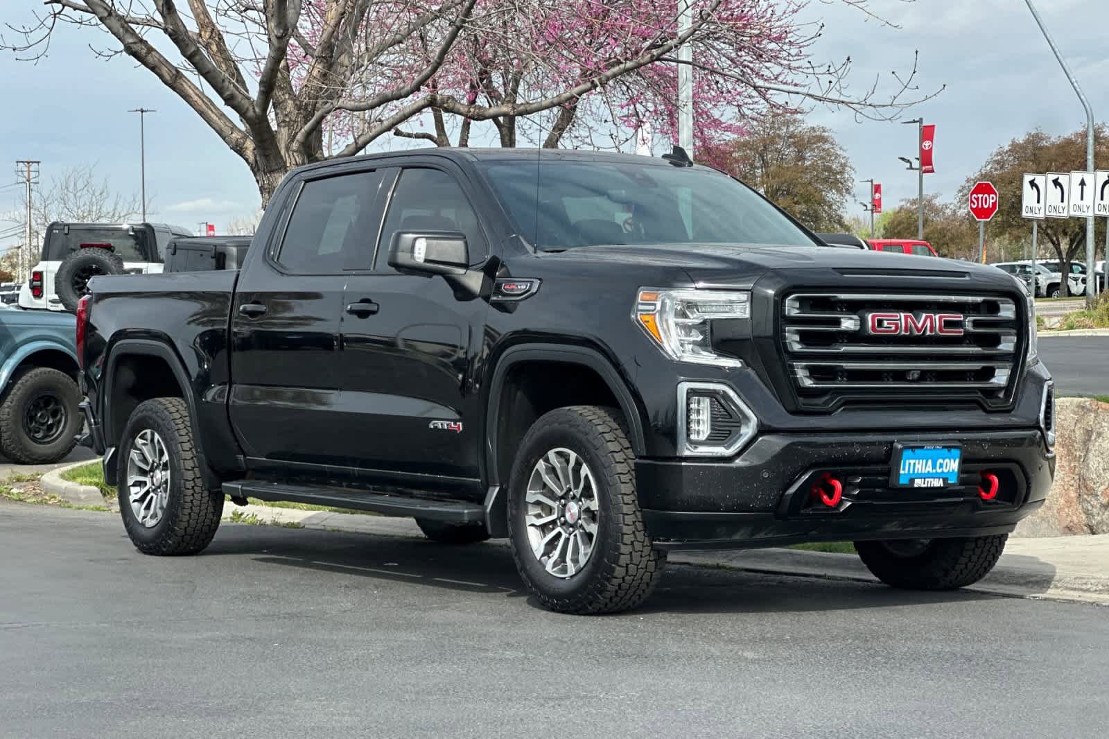 Used 2020 GMC Sierra 1500 AT4 w/ Off Road Performance Package AWD/4WD image 9