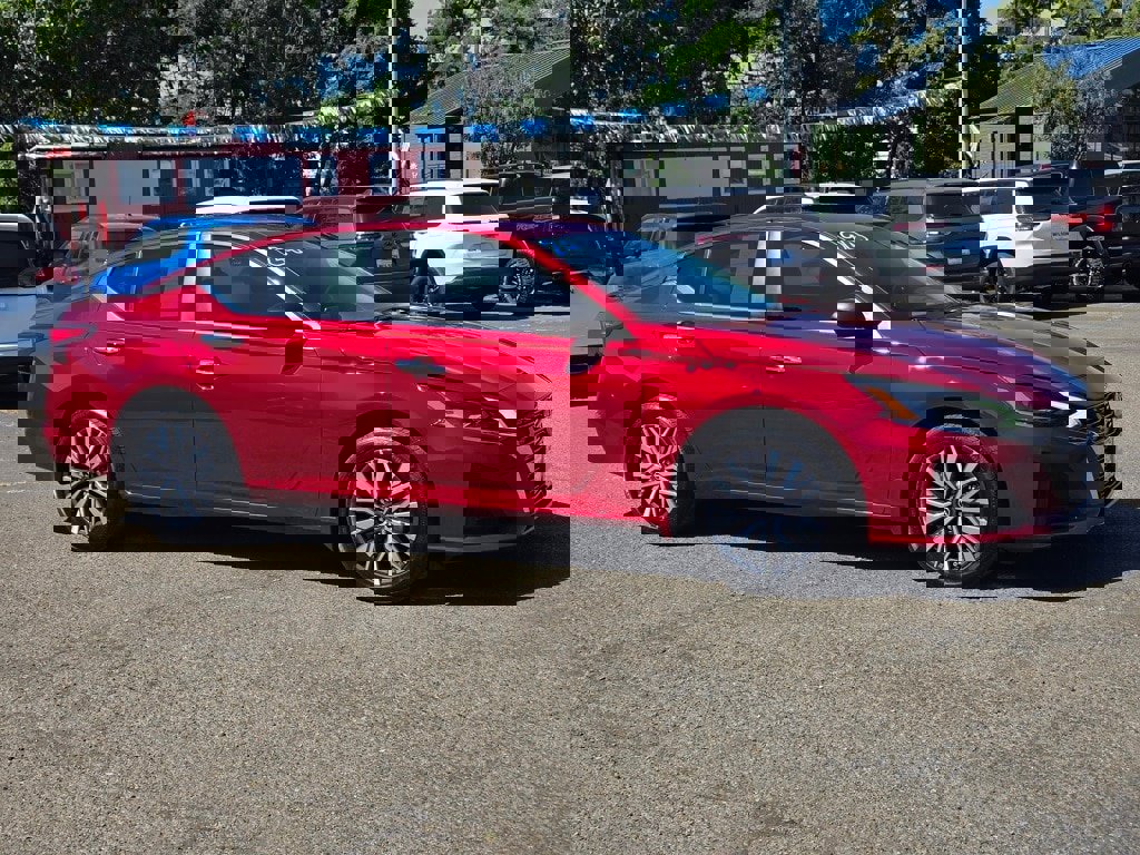 Used 2024 Nissan Altima 2.5 SV image 2