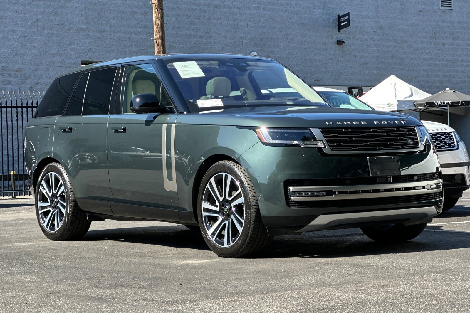 Used 2023 Land Rover Range Rover SE AWD/4WD image 7