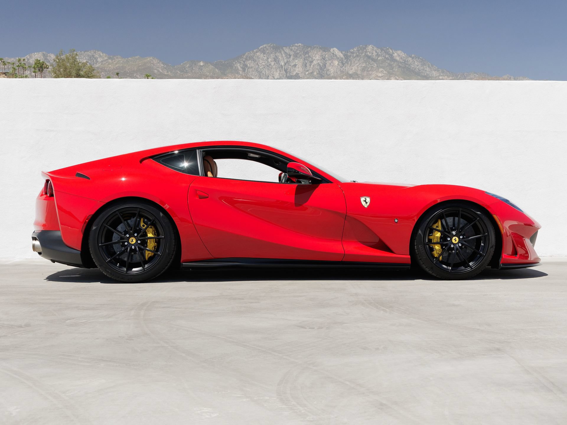 Used 2019 Ferrari 812 Superfast RWD image 8