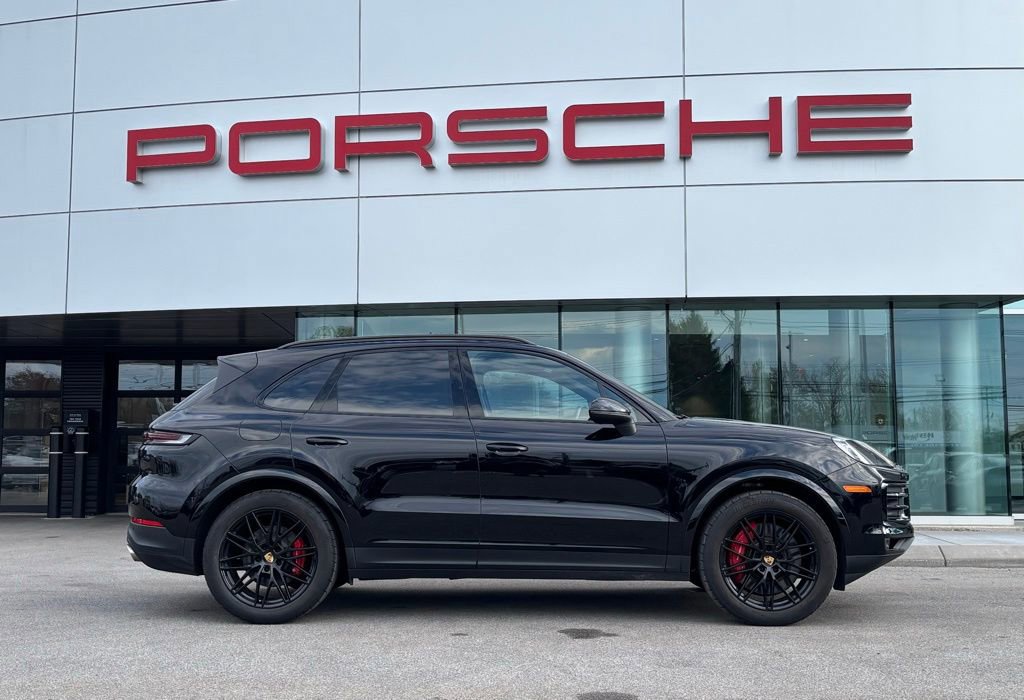 Certified 2024 Porsche Cayenne S AWD/4WD image 17