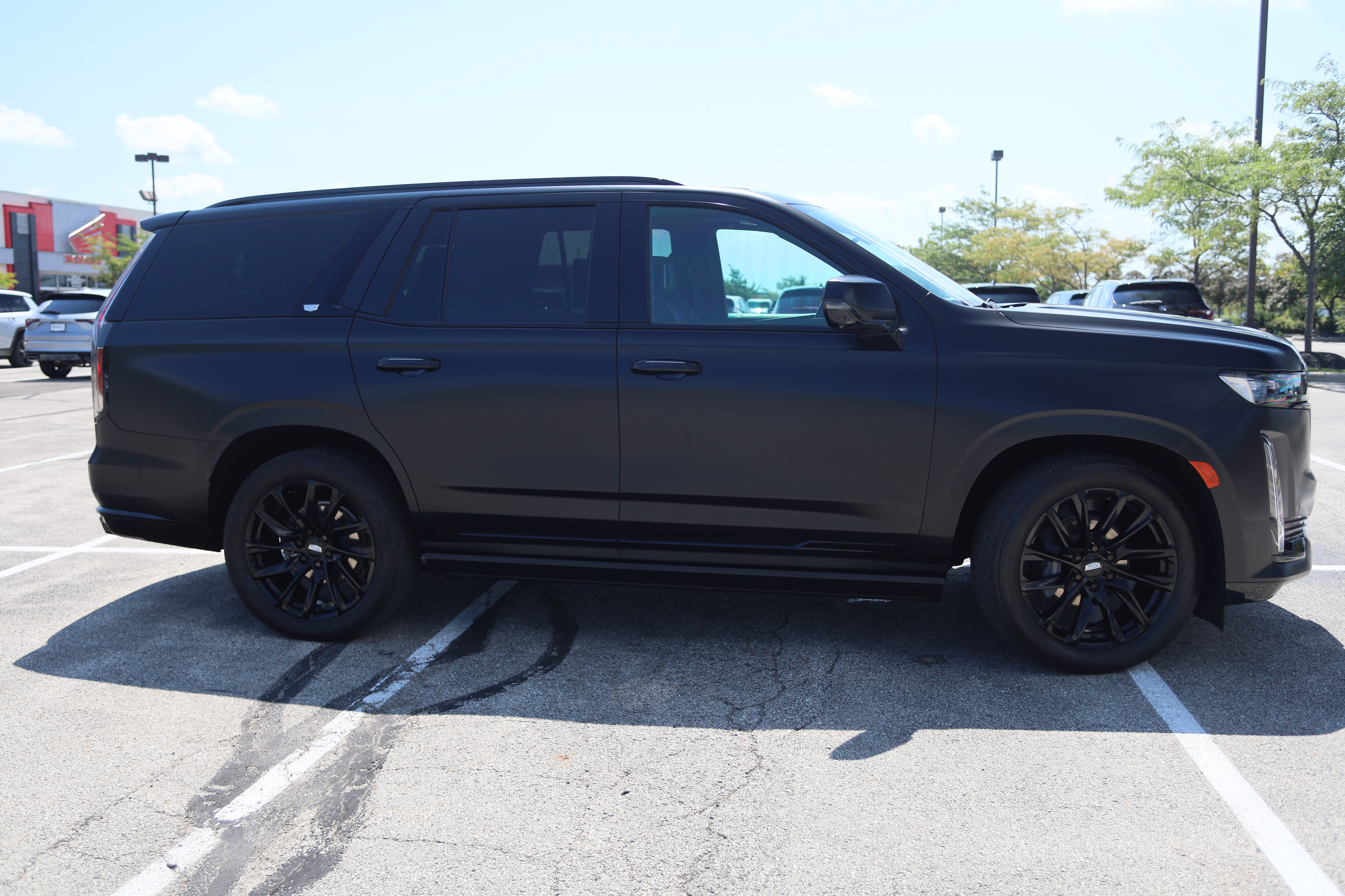 Used 2024 Cadillac Escalade Sport Platinum w/ LPO, ONYX Package AWD/4WD image 8