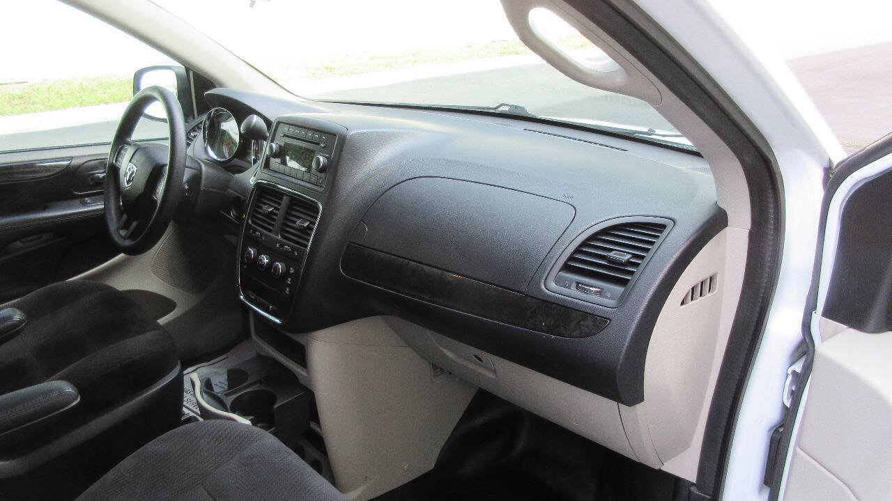 Used 2014 RAM C/V Tradesman FWD image 23
