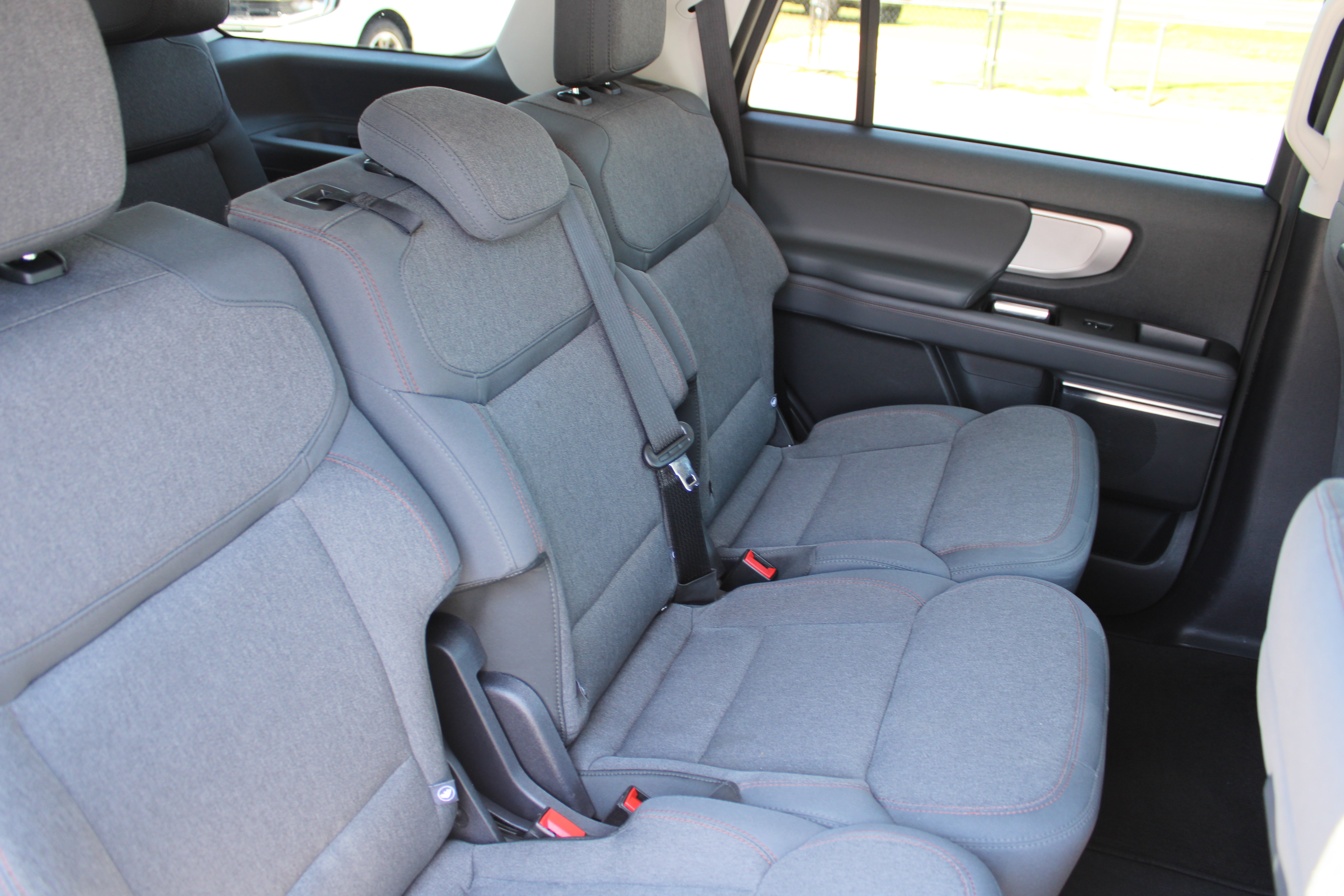 Used 2025 Ford Expedition Active RWD image 17