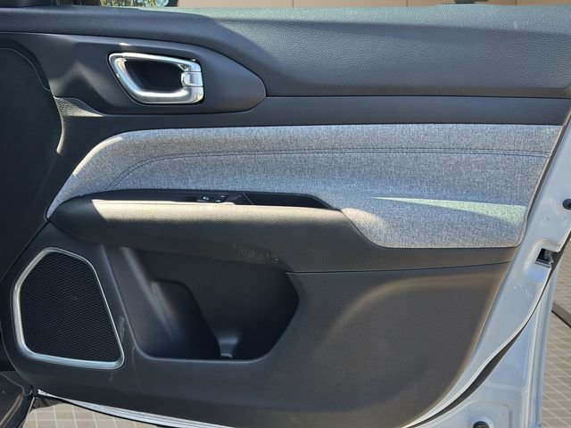 Used 2024 Jeep Compass Sport image 37