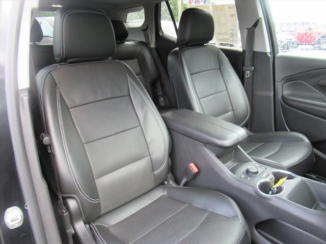 Used 2023 GMC Terrain SLT w/ Tech Package FWD image 10
