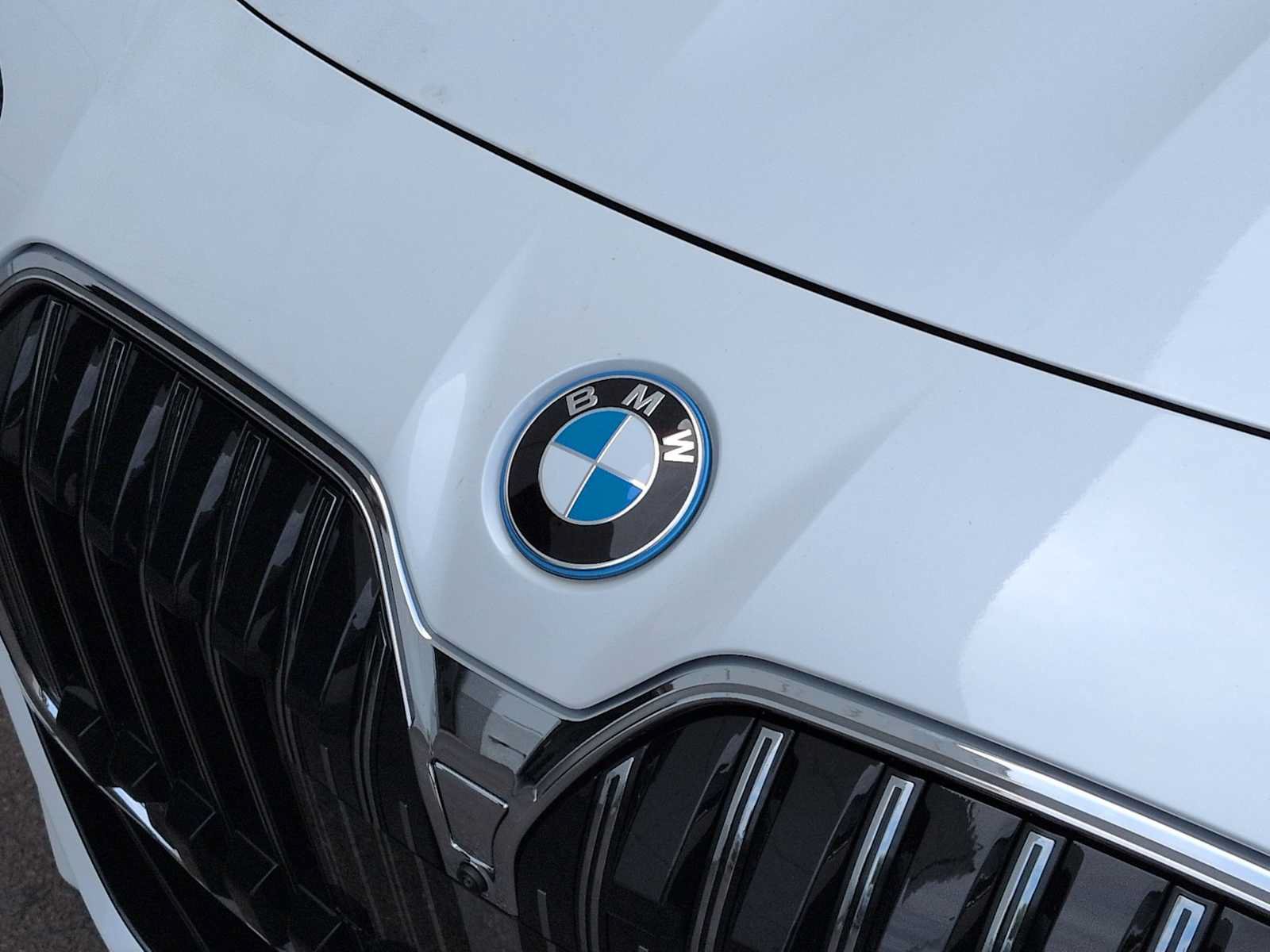 New 2026 BMW 750e xDrive AWD/4WD image 12