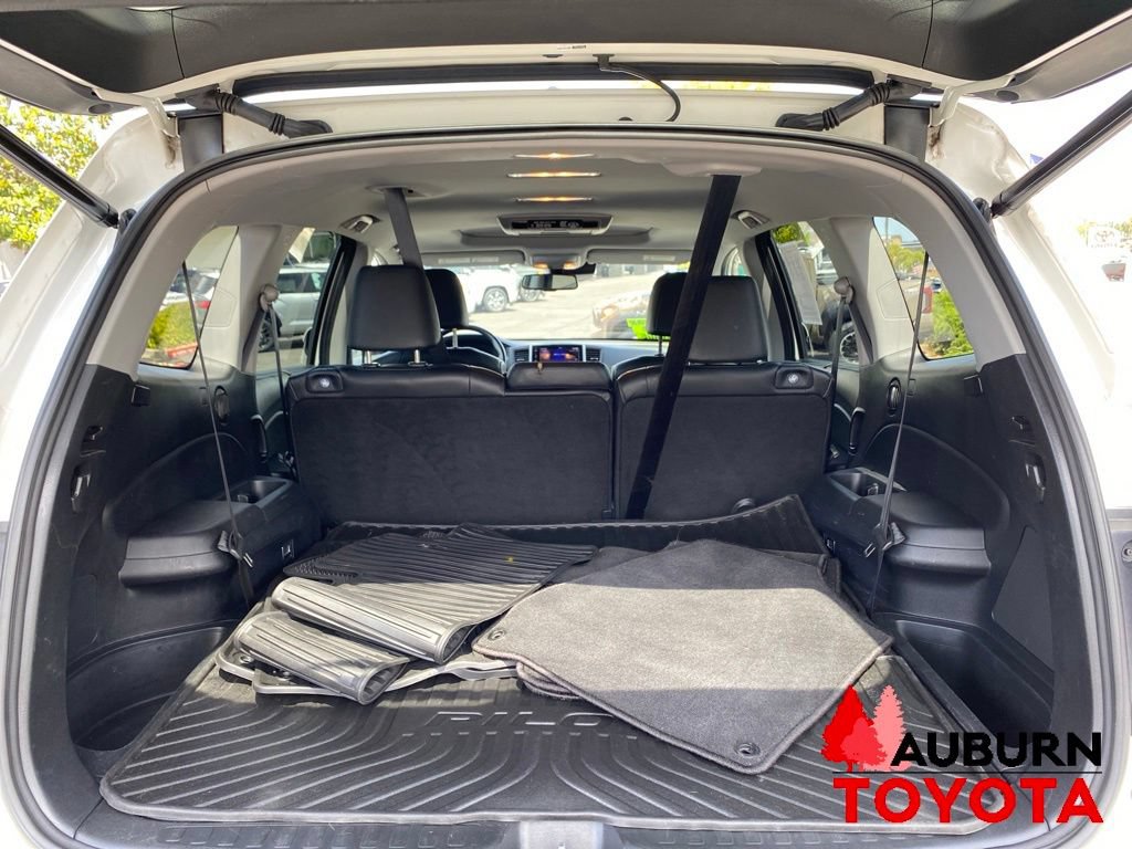 Used 2018 Honda Pilot Touring image 12