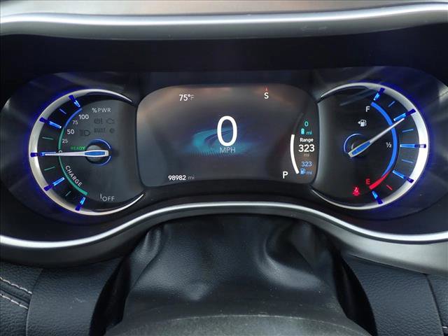 Used 2022 Chrysler Pacifica Touring-L image 26