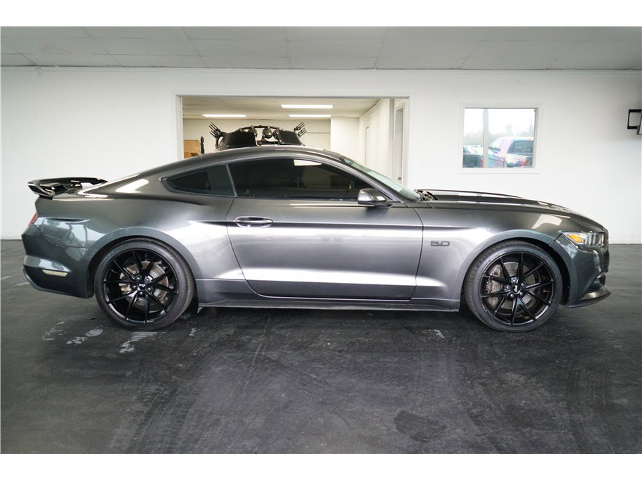 Used 2017 Ford Mustang GT image 8