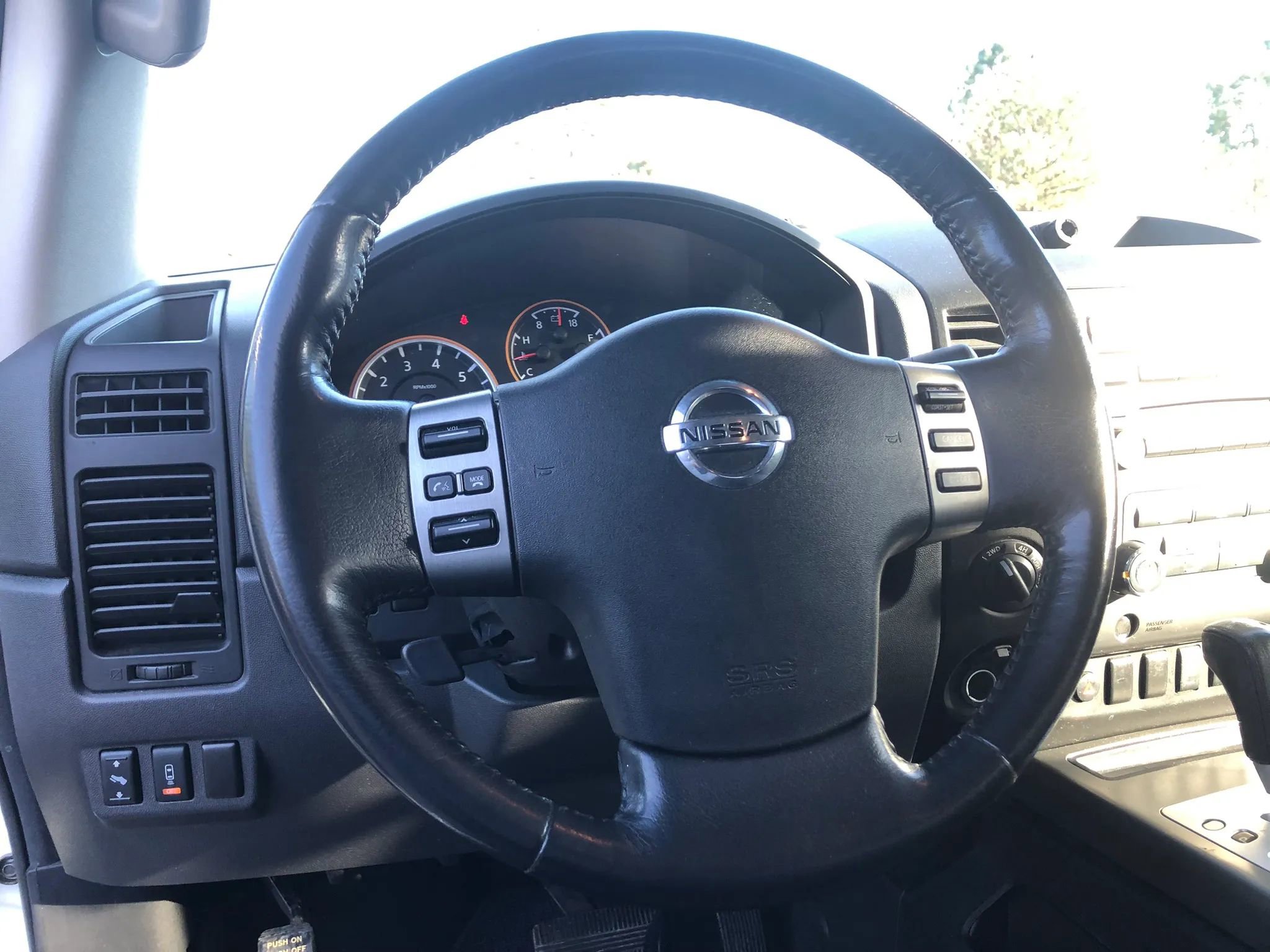 Used 2012 Nissan Titan SV w/ SV Premium Utility Pkg image 25