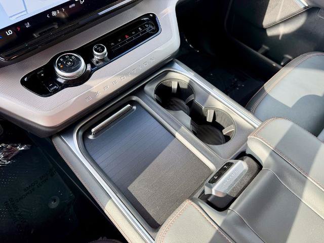Certified 2025 Ford Expedition Active AWD/4WD image 28