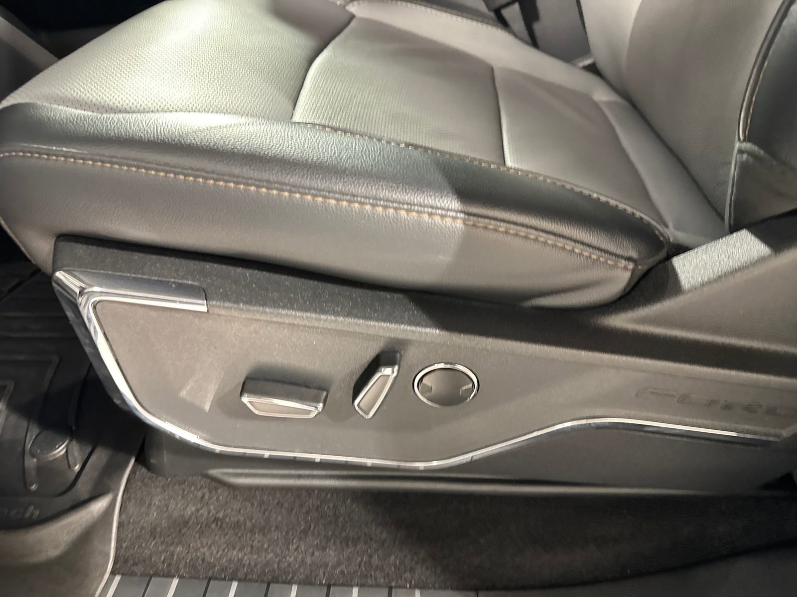 Used 2023 Ford F150 Lightning Lariat w/ Equipment Group 511A High image 24