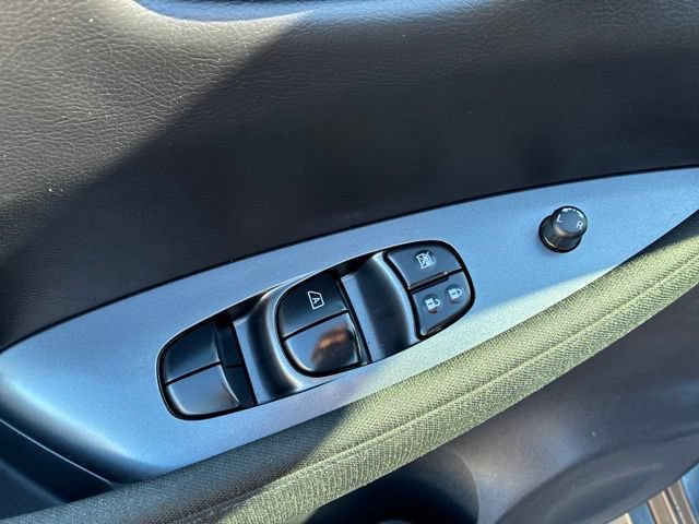 Certified 2025 Nissan Leaf S FWD image 16