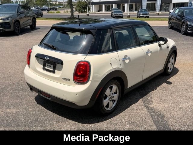 Used 2016 MINI Cooper 4-Door Hardtop FWD image 4