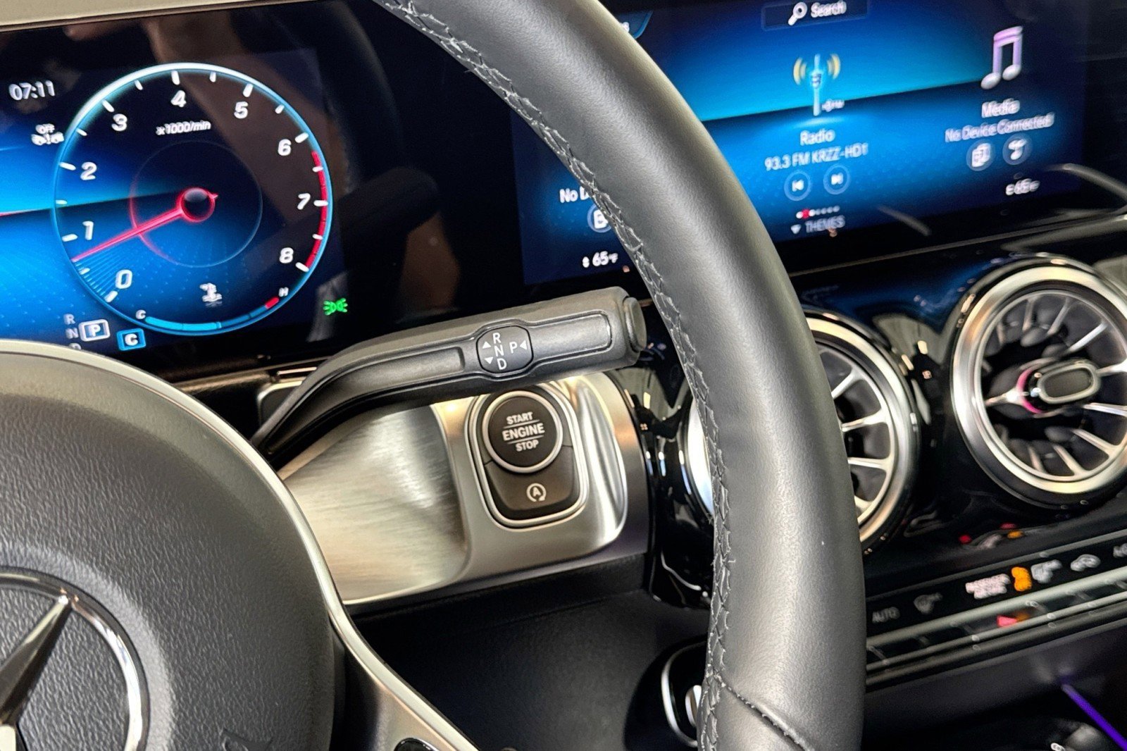 Certified 2023 Mercedes-Benz GLB 250 w/ Premium Package image 15