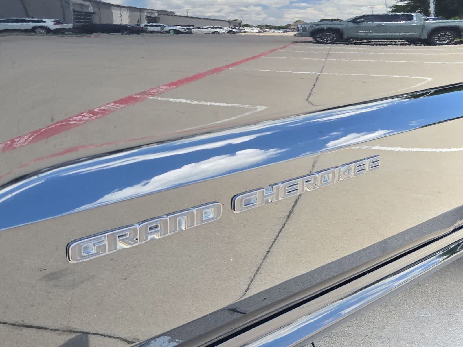 Used 2020 Jeep Grand Cherokee High Altitude RWD image 12