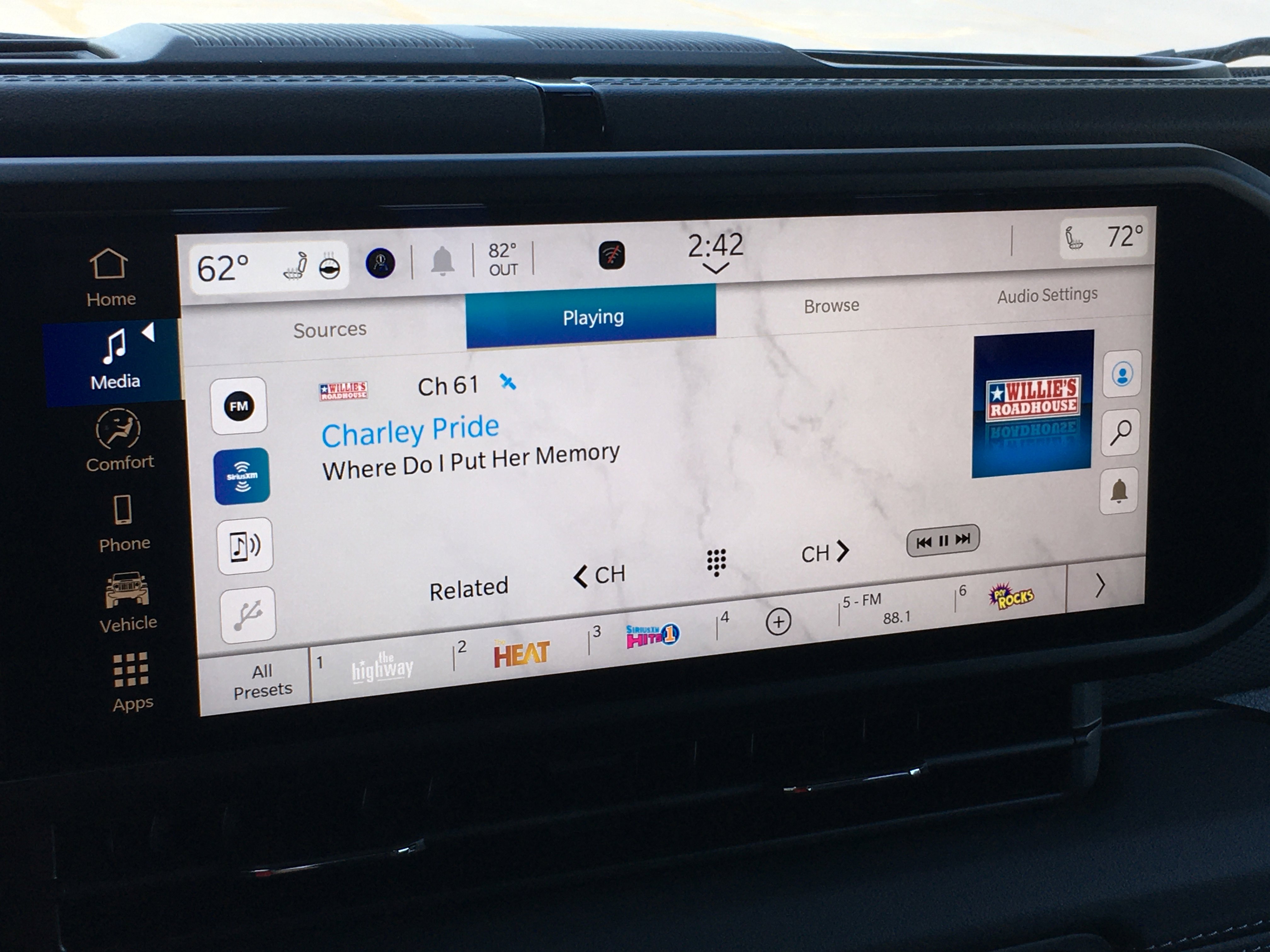 New 2025 Jeep Gladiator Rubicon w/ Convenience Group image 21