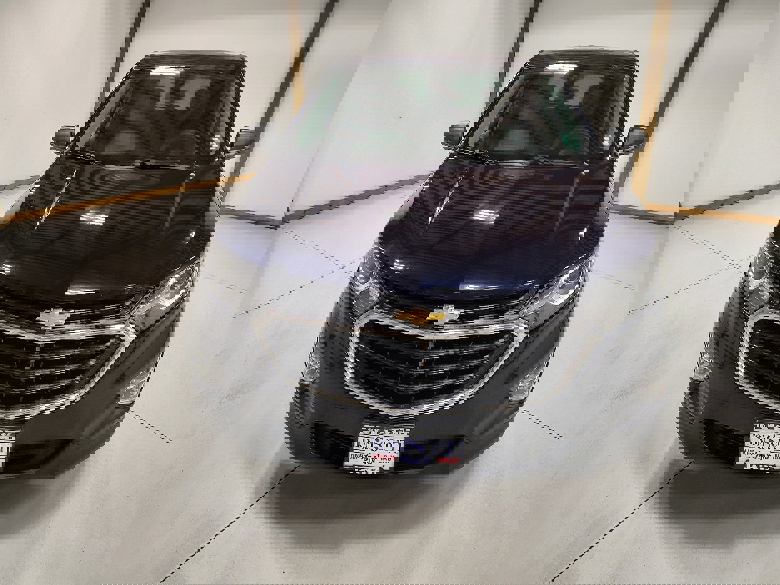 Used 2020 Chevrolet Equinox LS w/ LS Convenience Package image 3