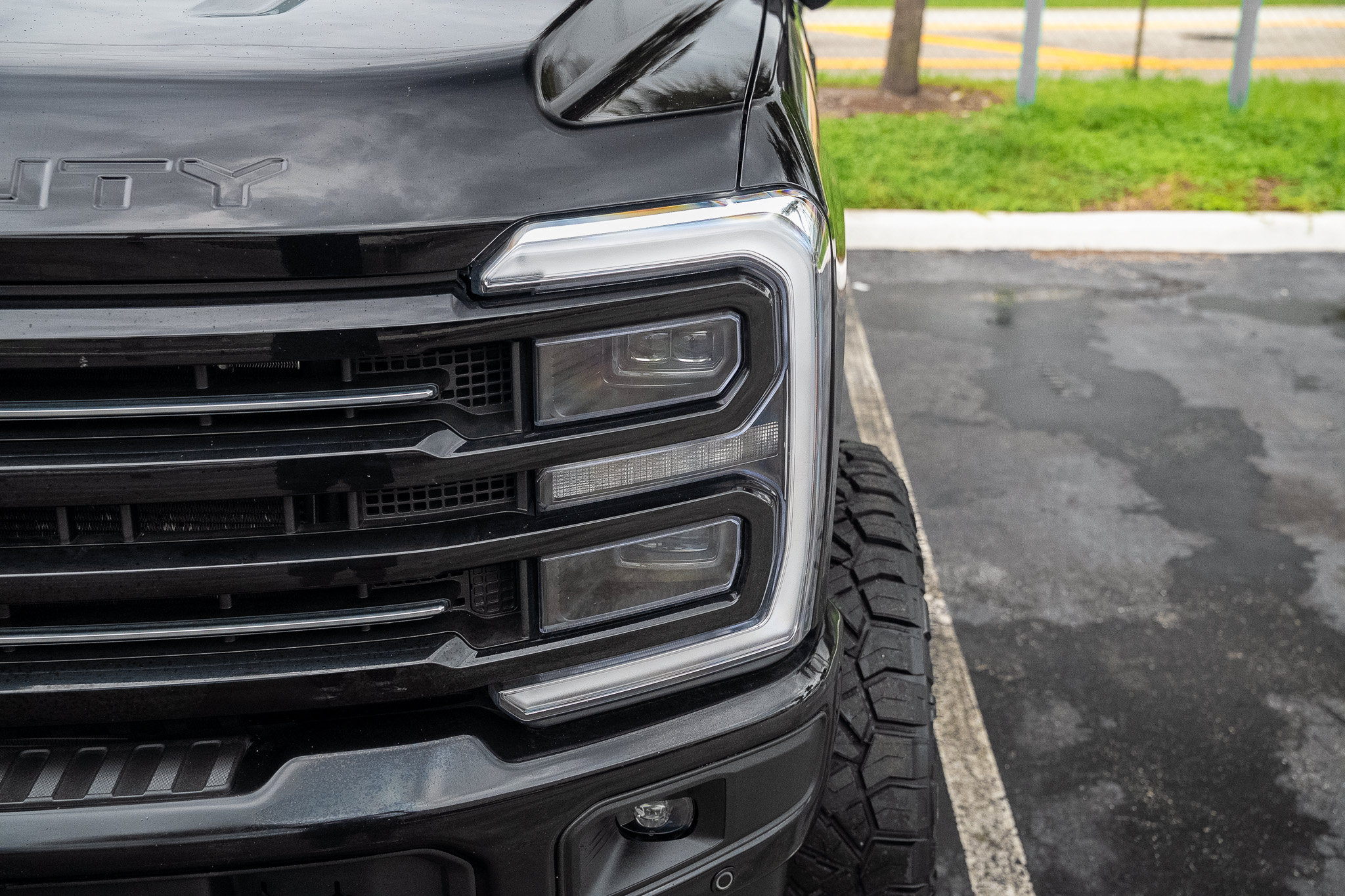 Used 2025 Ford F250 Platinum w/ FX4 Off-Road Package AWD/4WD image 7