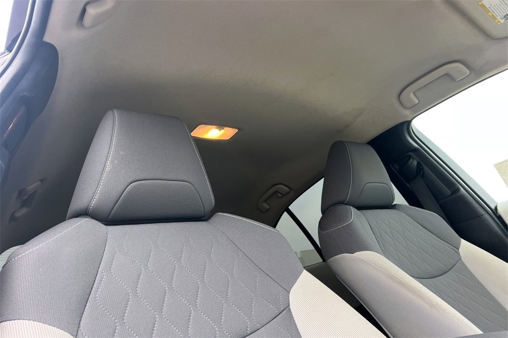 Used 2021 Toyota Corolla LE w/ Carpet Mat Package (TMS) image 18