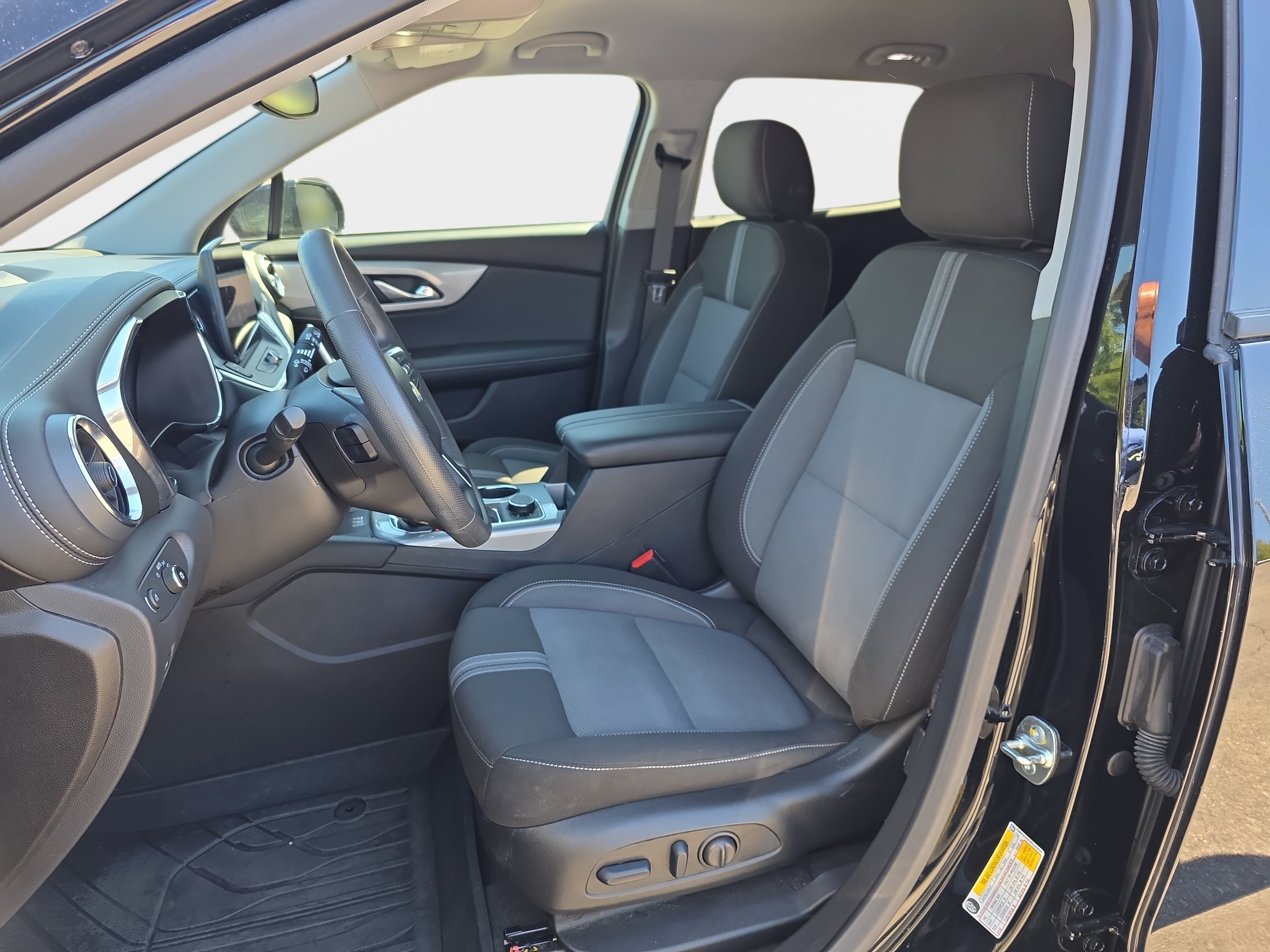 Used 2024 Chevrolet Blazer LT w/ Convenience Package FWD image 13