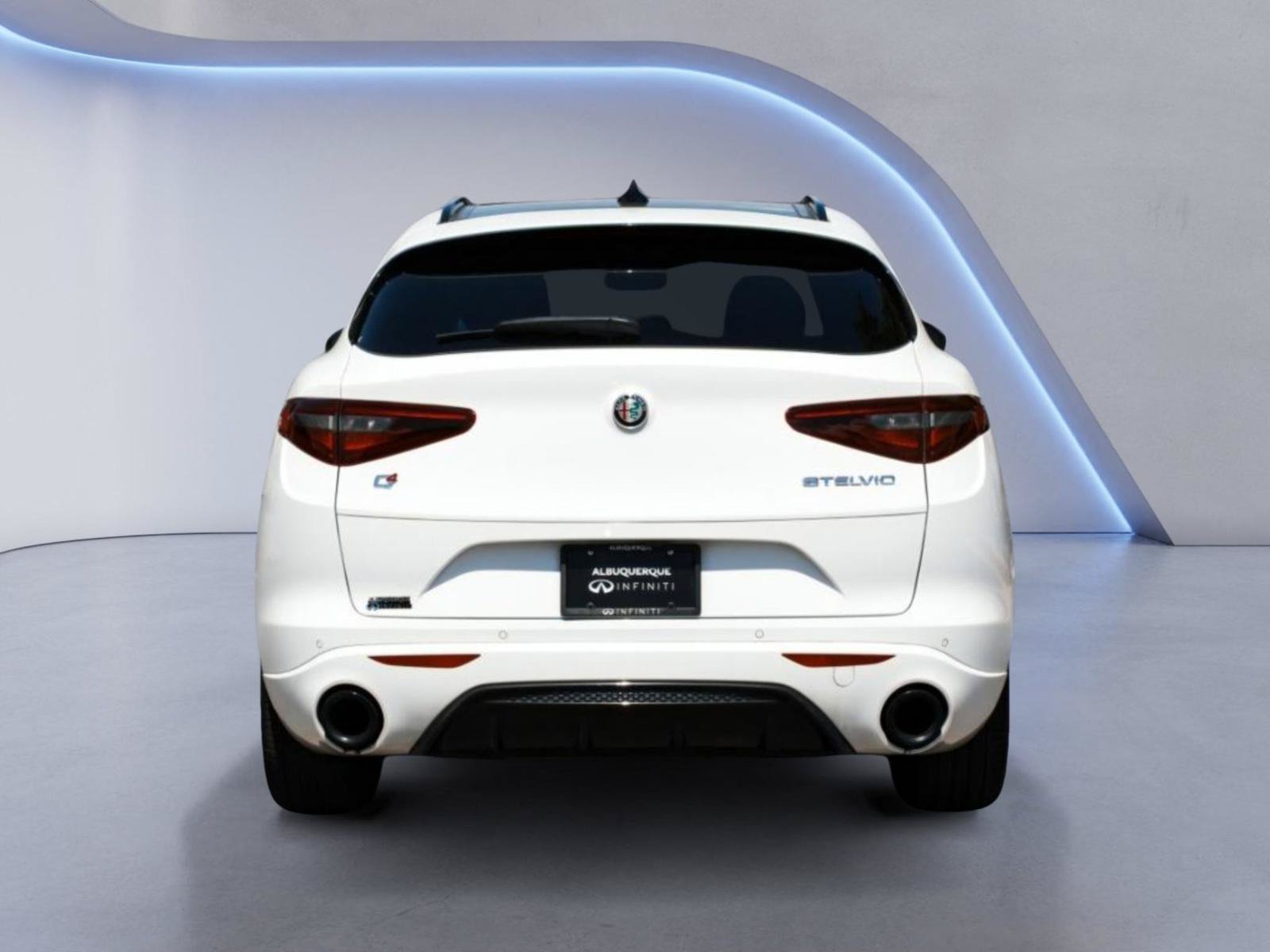 Used 2023 Alfa Romeo Stelvio Veloce AWD/4WD image 6