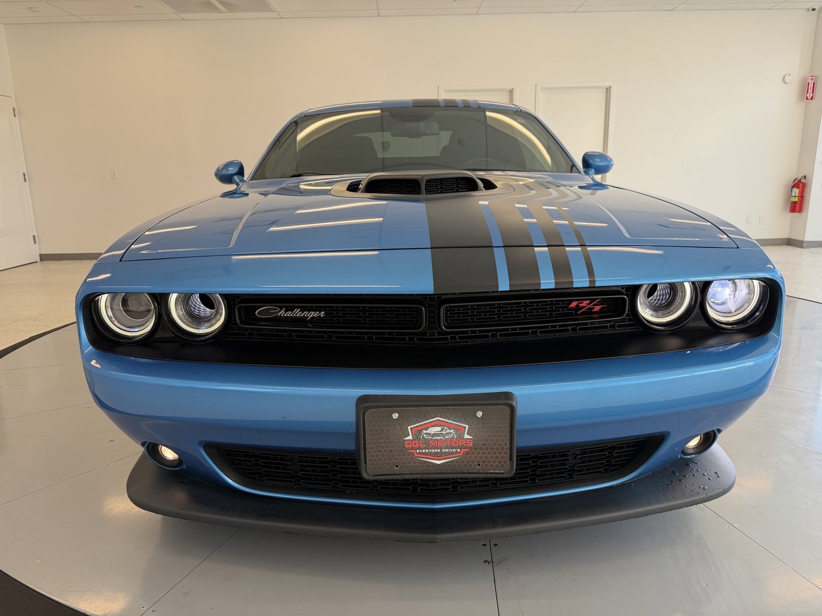 Used 2019 Dodge Challenger R/T Scat Pack w/ Shaker Package image 2