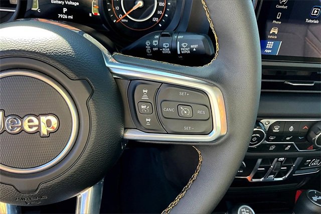 Used 2025 Jeep Wrangler Sahara image 17