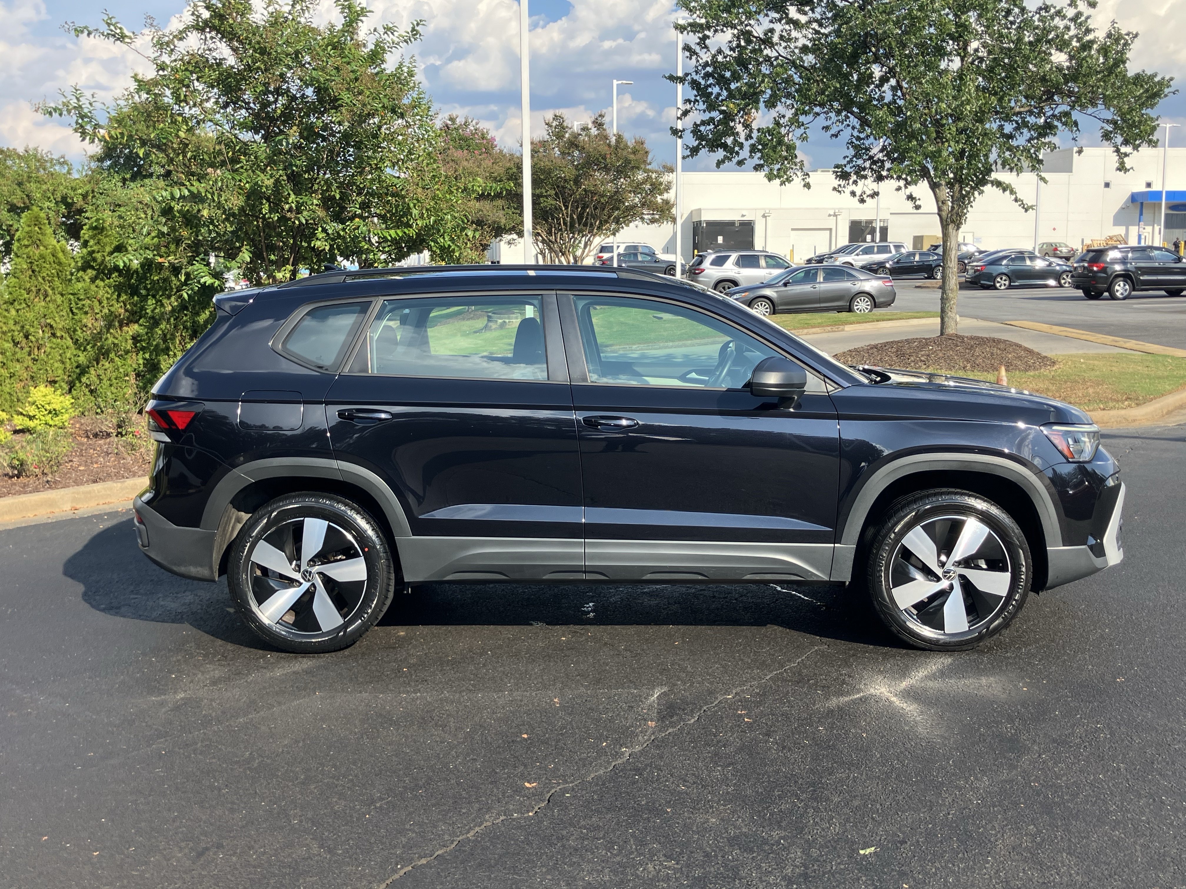 Used 2025 Volkswagen Taos S AWD/4WD image 11