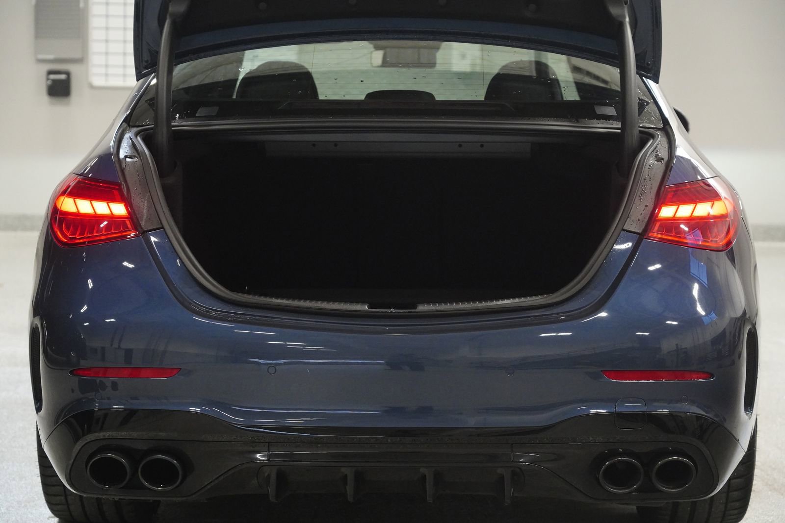 Used 2025 Mercedes-Benz C 43 AMG 4MATIC Sedan image 33