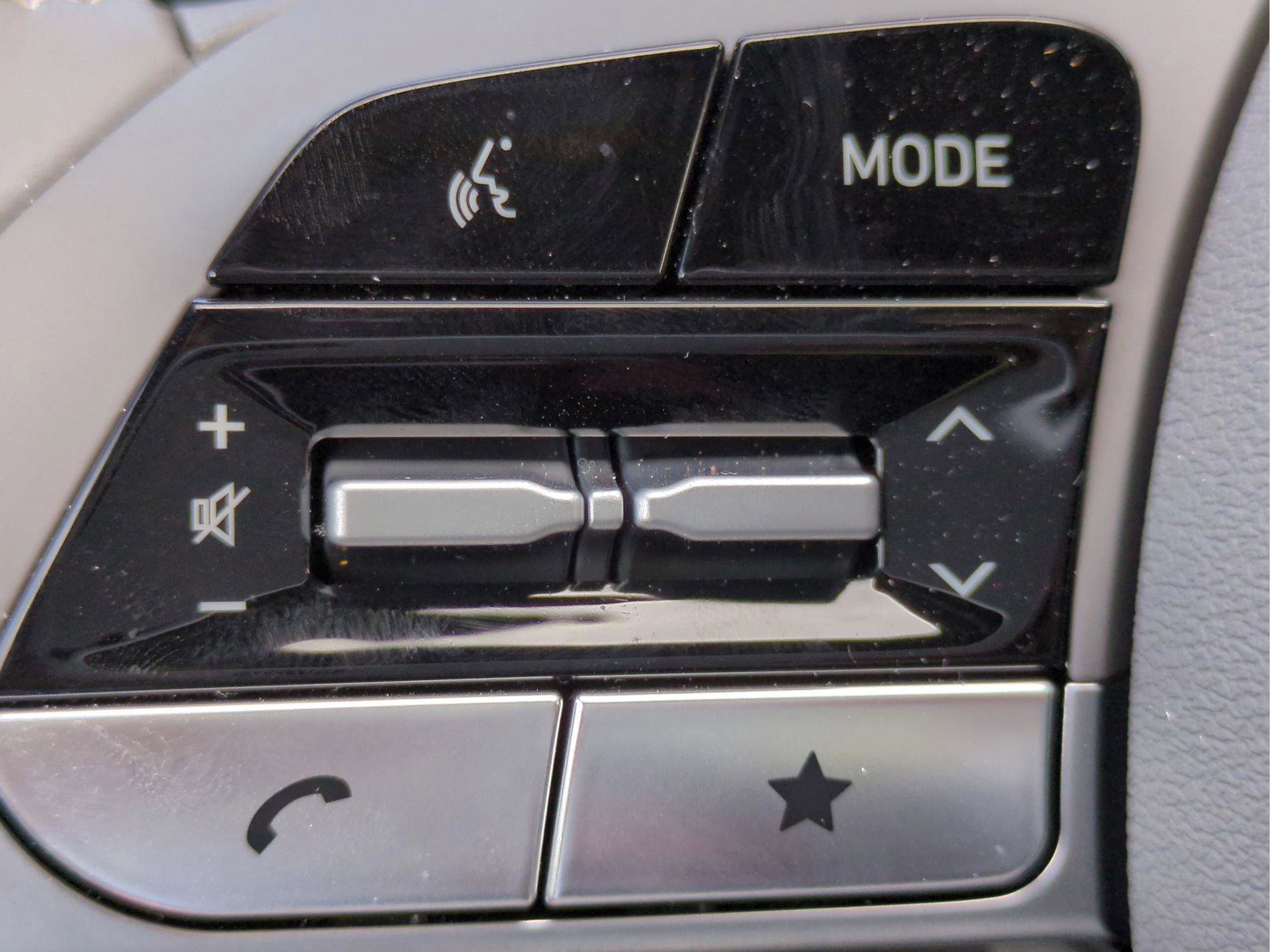 New 2025 Hyundai Elantra SEL image 24