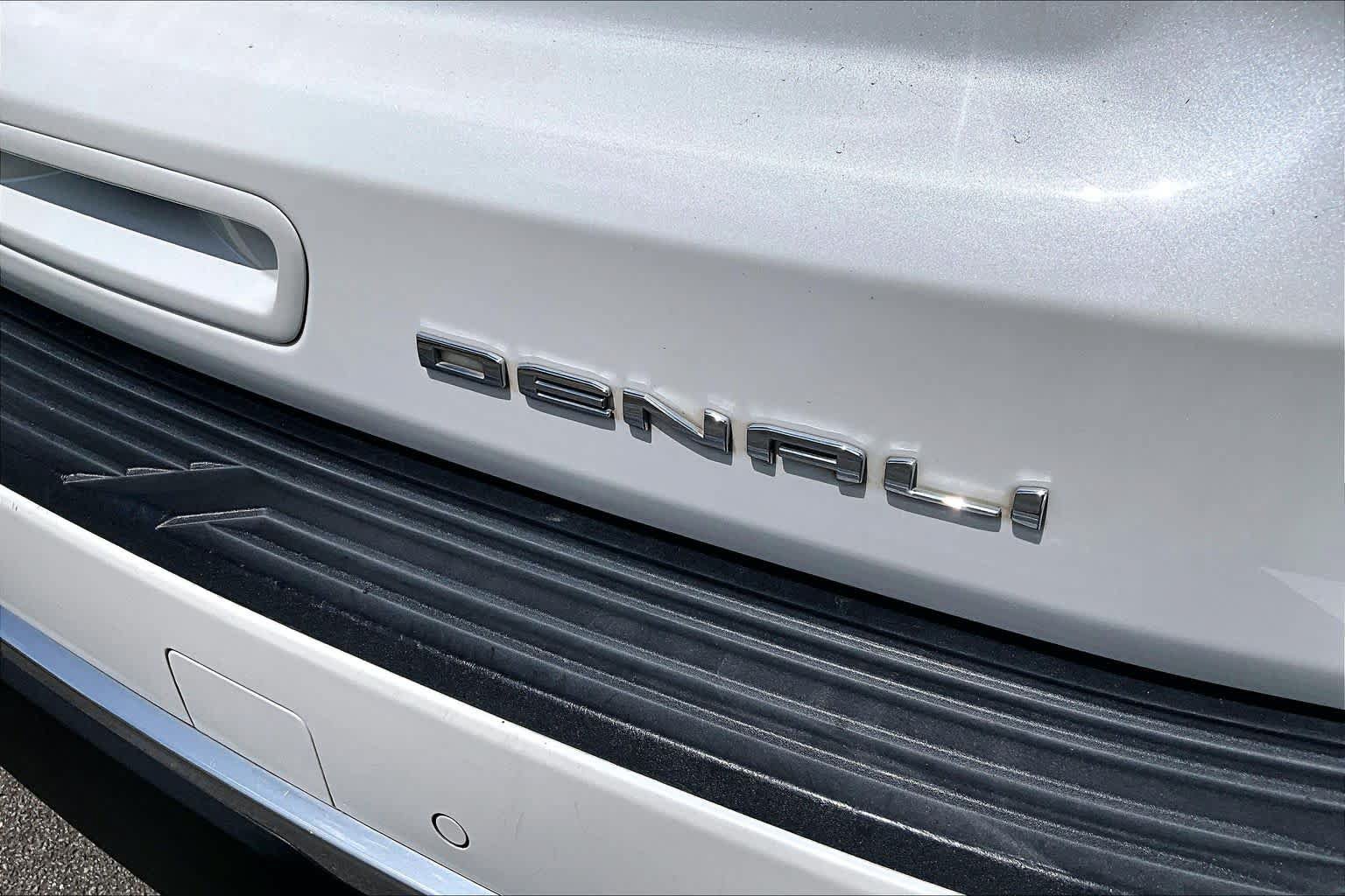 Used 2023 GMC Yukon Denali w/ Max Trailering Package AWD/4WD image 10