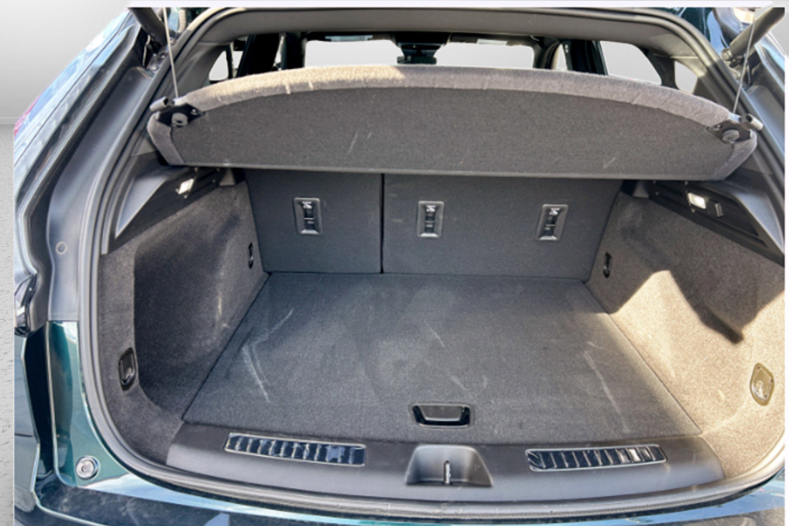 Used 2024 Cadillac XT4 Sport image 18