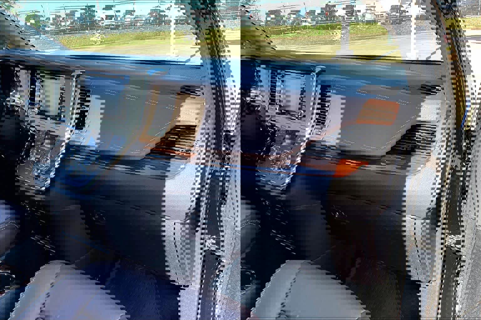 Used 2018 Toyota Sienna Limited Premium image 18