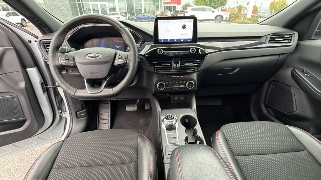 Used 2025 Ford Escape ST-Line FWD image 17