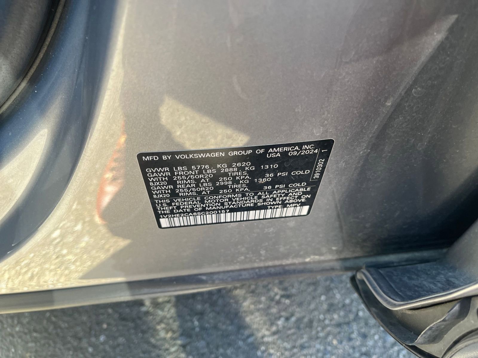 Used 2025 Volkswagen Atlas Cross Sport SE image 31