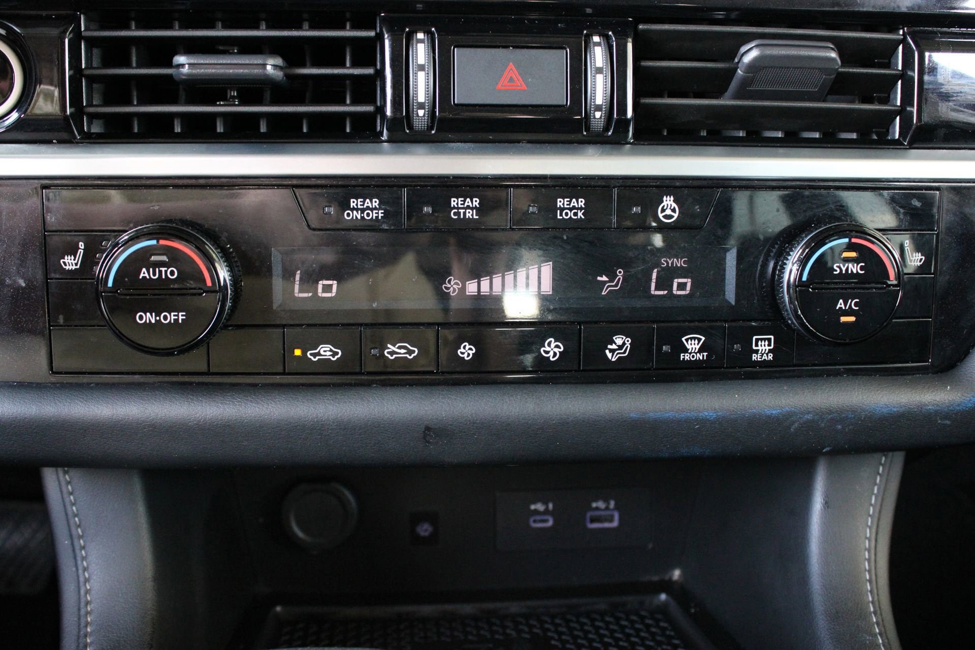 Used 2024 Nissan Pathfinder SL w/ Cargo Package AWD/4WD image 34